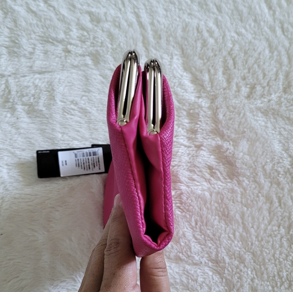 Tahari Hot🔥 Pink💕 Double✌️ Frame Clutch - NWT - Picture 11 of 14